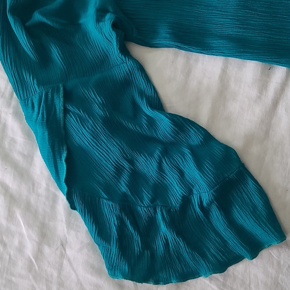 Emerald green crepe lettuce hem top urban mangoz medium - Picture 5 of 8